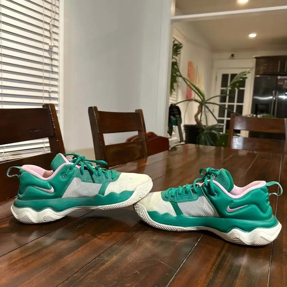 Nike Giannis Immortality 3 Basketball Shoes Green Pink Mens Size 9